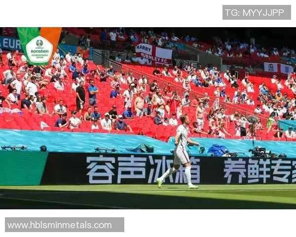 女足球星与贝爷深厚友谊揭示：体育跨界合作与个人情感的双重力量